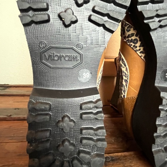 Unity in Diversity Camo Animal Print Combo Bootie Sz 39 New With Box - Picture 9 of 12